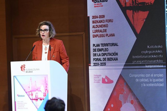 La diputada general de Bizkaia, Elixabete Etxanobe 