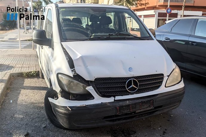 Colisión de una furgoneta en Son Ferriol