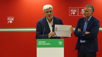 PSOE-A acusa a Moreno de "mentir" en su currículum de diputado en 1996 atribuyéndose "una licenciatura que nunca tuvo"