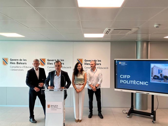 El conseller de Educación y Universidades, Antoni Vera, en la presentación del anteproyecto del Politécnic de Palma.