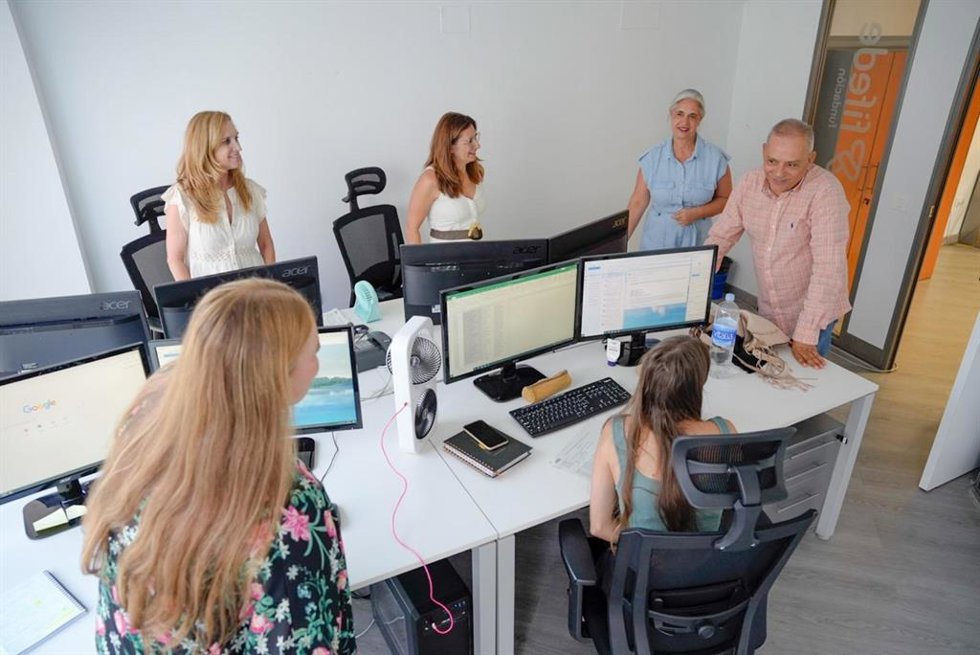 El Cabildo de Tenerife activa el 'Proyecto ISOS' para fomentar el empleo en mujeres sin experiencia profesional