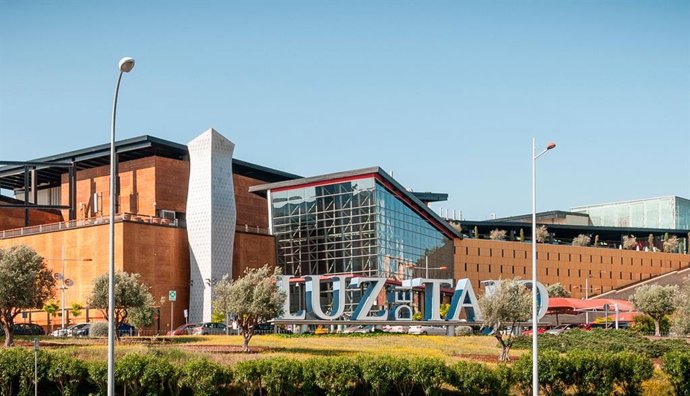 Archivo - Centro comercial Luz del Tajo.