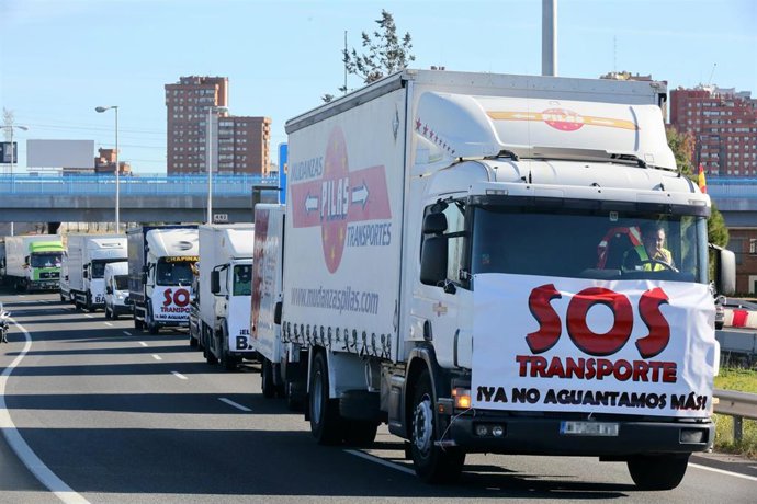 Archivo - Una manifestación de camiones. 