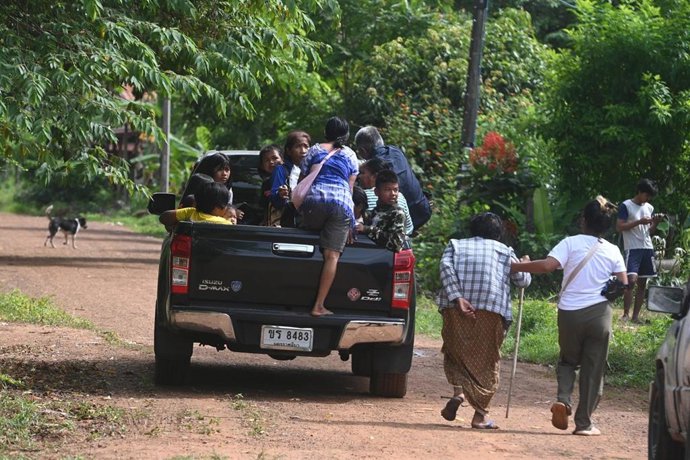 Evacuación de la frontera de Tailandia con Camboya en pleno conflicto armado entre ambos países, a 24 de julio de 2025 