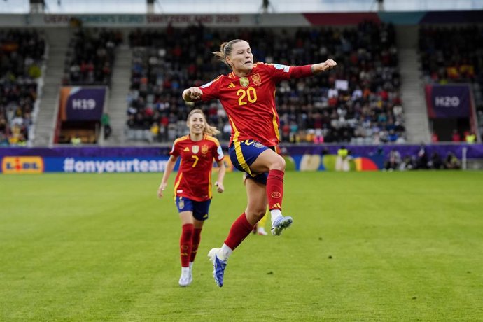 07 July 2025, Switzerland, Thun: Spain's Claudia Pina celebrates scoring her side's fifth goal during the UEFA Women's Euro 2025 Group D soccer match between Spain and Belgium at the Arena Thun. Photo: Nick Potts/PA Wire/dpa
