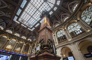 Archivo - Interior del Palacio de la Bolsa de Madrid, a 8 de julio de 2021, en Madrid, (España). 
