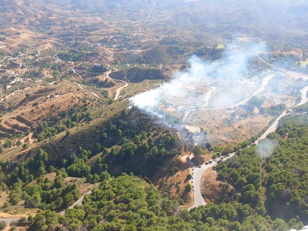 Declarado un incendio forestal en Mijas, que evoluciona favorablemente.