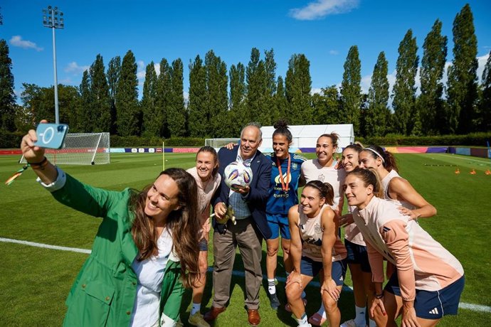 Visita del CEO de Iberdrola España a la selección española en Suiza