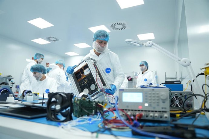 El nanosatèl·lit 6G StarLab, a les instal·lacions d'Open Cosmos de Barcelona