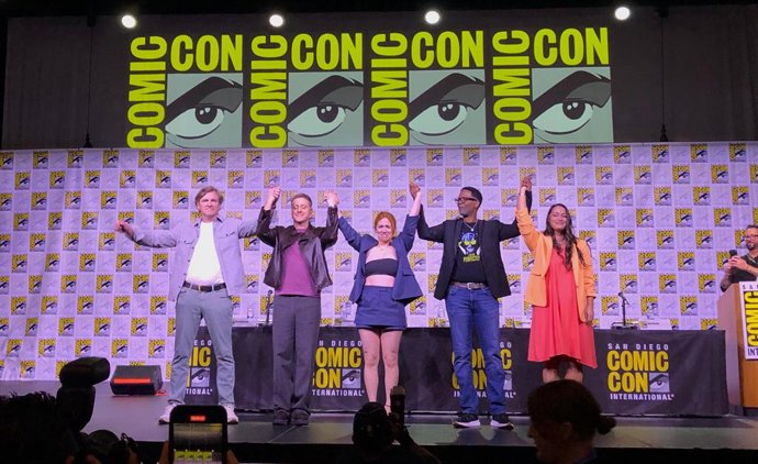 Chris Sheridan se despide con orgullo de Resident Alien en la SDCC 2025: "Quería cerrar esta historia como se merece"