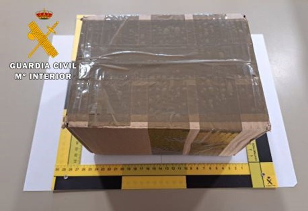 La Guardia Civil detiene a una persona tras interceptar un paquete con 50 gramos de marihuana en Valladolid