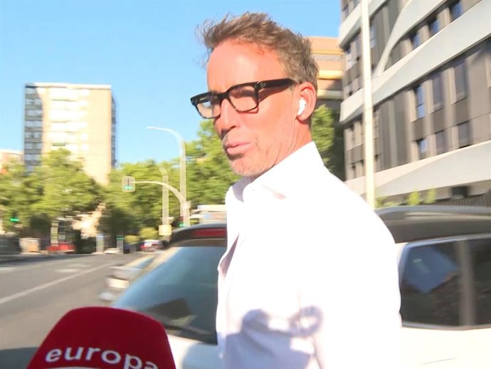 ÁLVARO MUÑOZ ESCASSI