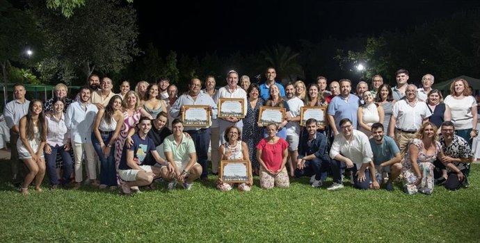 Jornada de convivencia del Ayuntamiento, con su alcaldesa al frente, con las hermandades de la localidad.