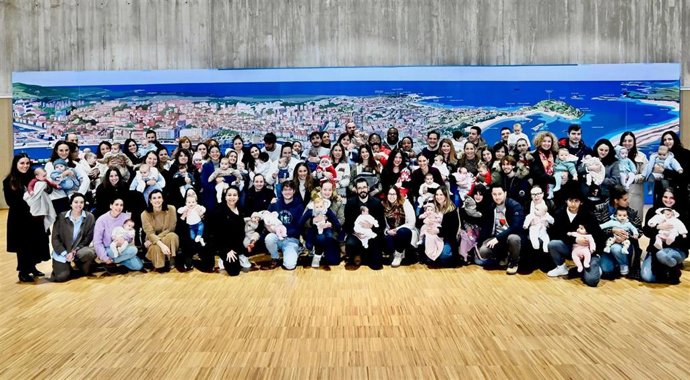 Archivo - Santander abre el plazo para solicitar las ayudas de 200 euros de 2025 por nacimiento o adopción