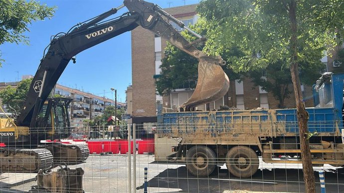 Archivo - Obras del metro en la Avenida Doctor Fedriani, en foto de archivo.