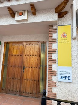 Archivo - Entrada de la oficina del SEPE en Siles, en foto de archivo.