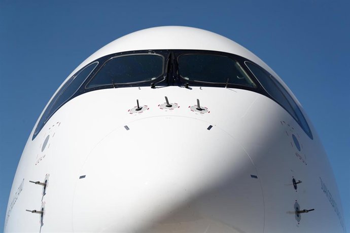 Archivo - La cabina de un avión