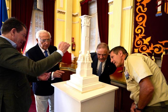 Presentación De La Maqueta De La Escultura ‘Socorro De Melilla'.
