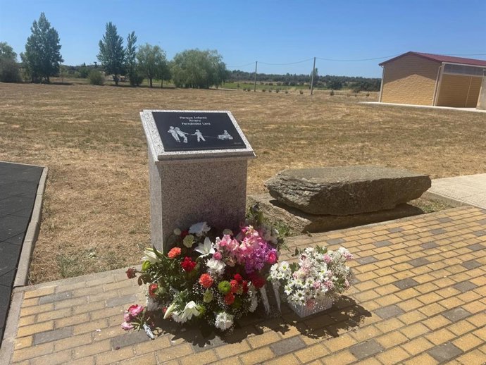 Calzadilla de Tera (Zamora) homenajea con un parque infantil a Álvaro Fernández Lara, el pequeño fallecido en febrero