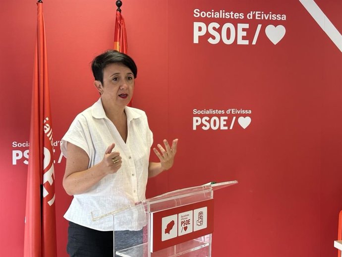 La secretaria general del PSIB de Ibiza, Elena López.