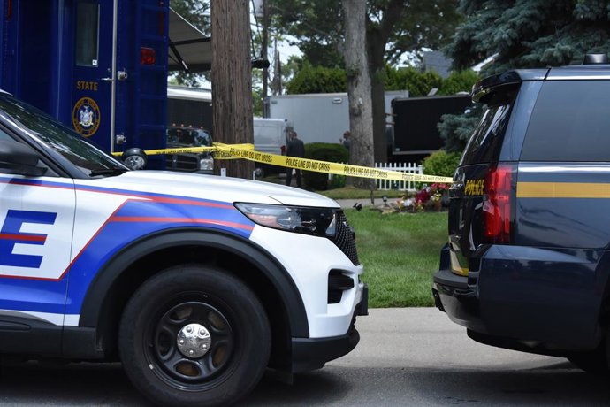 Archivo - July 20, 2023, Long Island, New York, United States: Authorities positioned themselves outside of Rex Heuermann's property on Long Island as crime lab investigators scoured the home for evidence. Investigators from the crime lab and the New York