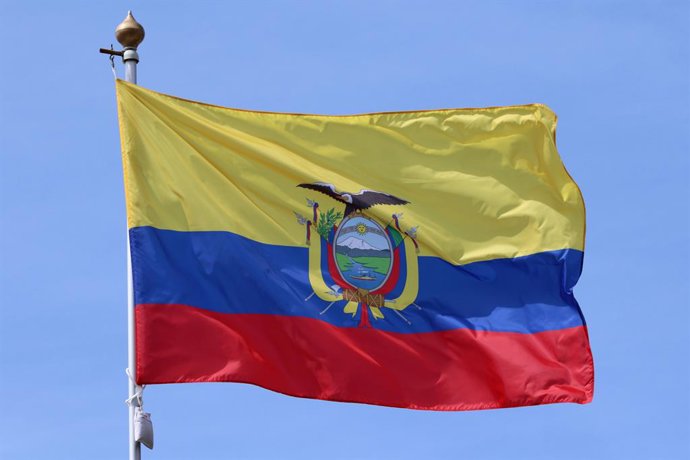Archivo - June 20, 2025, Saint Petersburg, Russia: The national flag of the Republic of Ecuador, fluttering in the wind on a flagpole in Saint Petersburg, Russia.