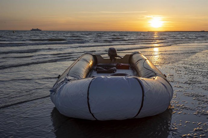July 12, 2025, Gravelines, Nord, France: Gravelines, France. An empty dinghy on Gravelines beach after migrants failed to reach it, following police dispersing a group attempting to board it to cross the English Channel and reach the UK. The UK and France
