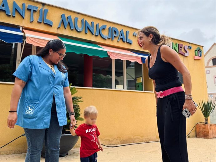 La alcaldesa de Archena visita uno de los centros de Atención Temprana