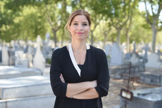 Archivo - La secretaria de Política Internacional y Cooperación al Desarrollo, Hana Jalloul, durante un acto en homenaje a las 13 rosas, en el cementerio de La Almudena, a 4 de agosto de 2022, en Madrid (España). Este acto tiene el objetivo de recordar a 