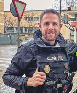 El agente que ha protagonizado el rescate de un joven en Tarragona.