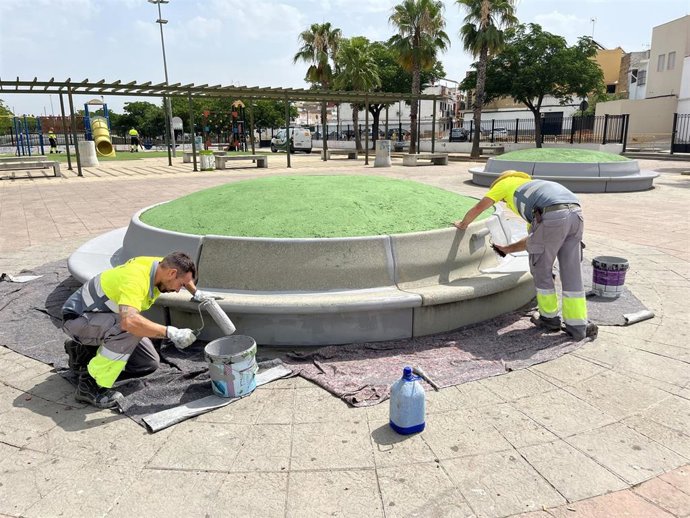 El Parque Canal de los Presos recupera la pérgola de sombra y su funcionalidad tras las obras de mejora.