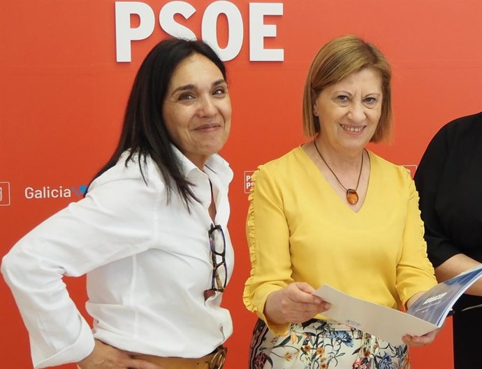 La viceportavoz socialista, Elena Espinosa, y la diputada Carmen Rodríguez Dacosta.