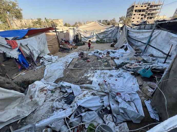 Ataque israelí contra un campamento de refugiados en el centro de la Franja de Gaza