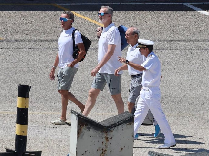 El Rey Felipe VI a su llegada al porto Pí para embarcar "Aifos"  a 27 de Julio de 2025 en Mallorca (España).