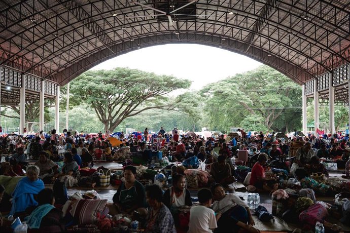 Evacuaciones en Tailandia por los combates contra Camboya en la frontera. 