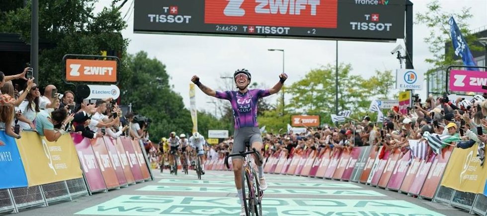 Mavi García saborea la gloria en la segunda etapa del Tour