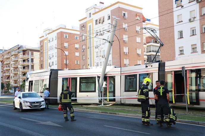 Accidente del tranvía en San Francisco Javier tras chocar contra una catenaria