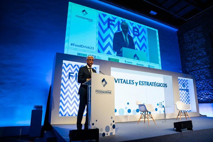 Archivo - El presidente de la Federación Española de Industrias de Alimentación y Bebidas (FIAB), Ignacio Silva, interviene durante la inauguración del Food & Drink Summit 2023, en la Real Fábrica de Tapices, a 15 de junio de 2023, en Madrid (España). El 