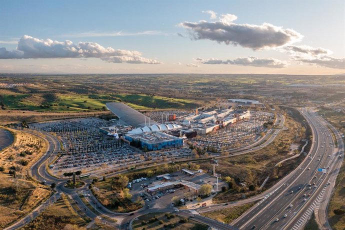 Archivo - Vista aérea de intu Xanadú
