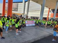 Trabajadores del TIB protestan en el aeropuerto de Palma y trasladan a los usuarios sus reclamaciones