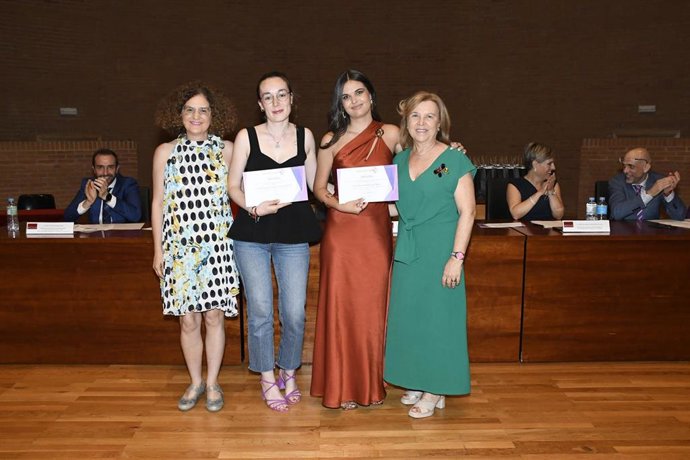 Fundación Hefame beca a dos alumnos para realizar prácticas en farmacias rurales