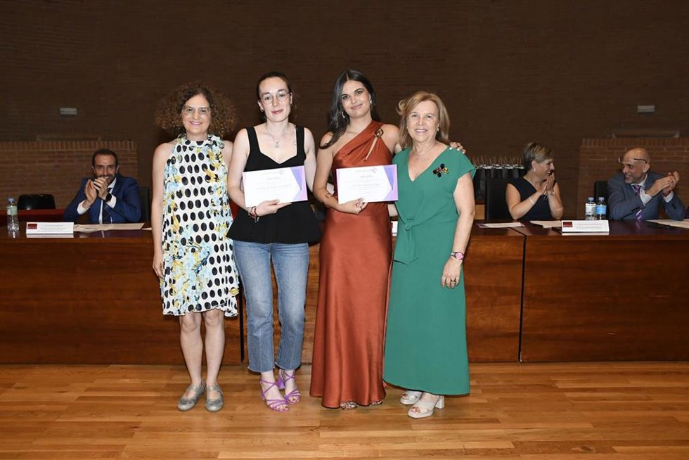 Fundación Hefame beca a dos alumnos para realizar prácticas en farmacias rurales