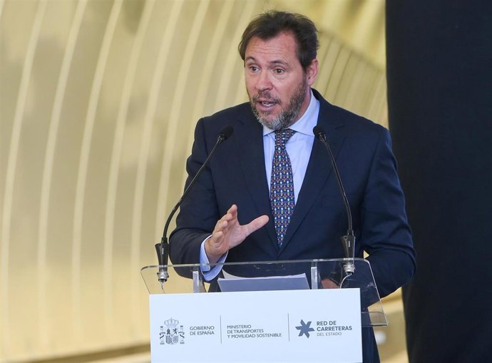 El ministro de Transportes y Movilidad Sostenible, Óscar Puente, preside la puesta en servicio del nuevo ramal de continuidad entre Sierrapando y Barreda, en el nudo de Torrelavega, a 21 de julio de 2025, en Torrelavega, Cantabria (España).