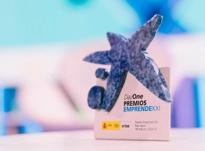 Galardón de los Premios EmprendeXXI.