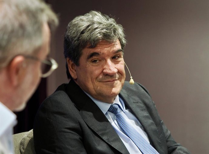 El gobernador del Banco de España, José Luis Escrivá, durante su intervención en el Foro Económico de El Norte de Castilla, en el  Hotel Vincci Frontaura, a 28 de julio de 2025, en Valladolid (España).