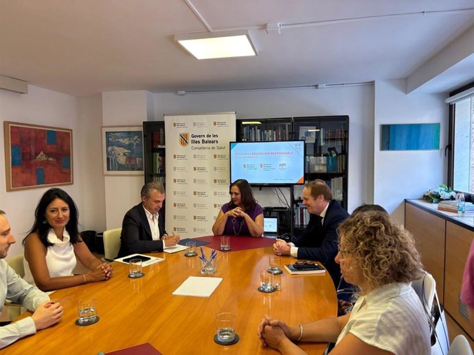 Firma de un convenio entre el Govern balear y la Fundación Botín