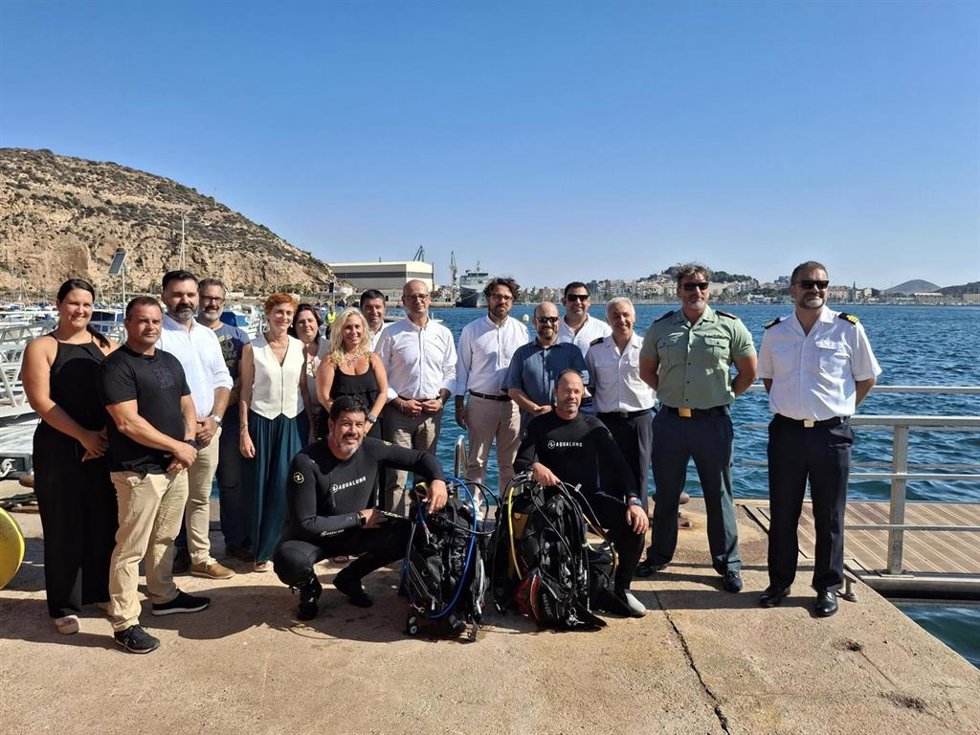 Visita del consejero de Educación y Formación Profesional, Víctor Marín, para conocer dónde se desarrollará la parte práctica del título de FP