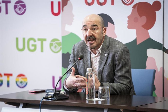 Archivo - El vicesecretario general de Política Sindical de UGT, Fernando Luján.