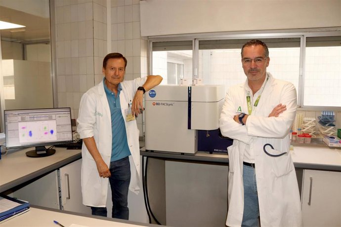 Investigadores del Hospital Macarena de Sevilla que han colaborado en el estudio sobre la resistencia inmunitaria en cáncer de mama.