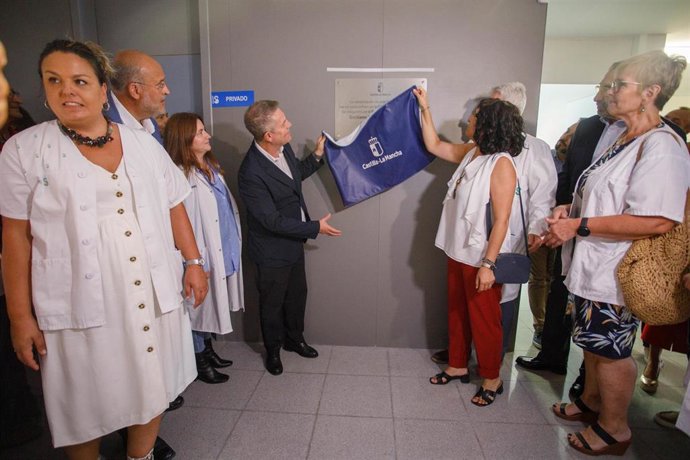 Inauguración del centro de salud de Mira.